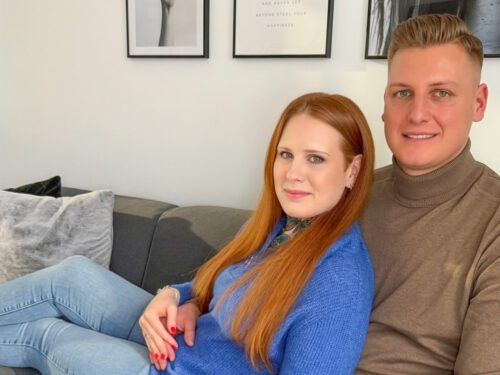 Lena mit ihrem Partner Philipp. Seit Lenas Gentest leben die beiden bewusster.