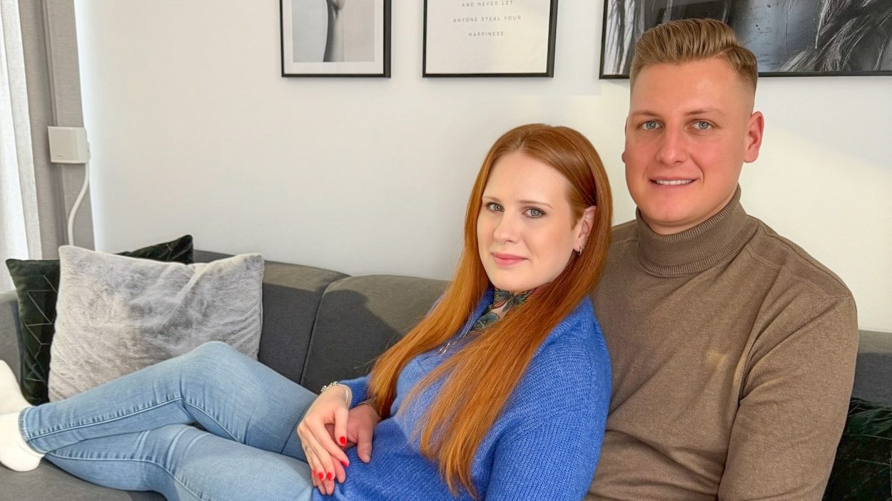 Lena mit ihrem Partner Philipp. Seit Lenas Gentest leben die beiden bewusster.